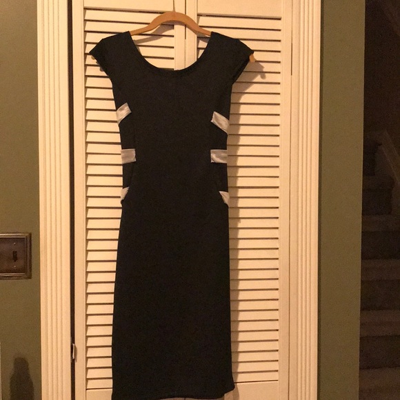 ⭐️Black Strappy Back Dress⭐️ - Picture 3 of 5